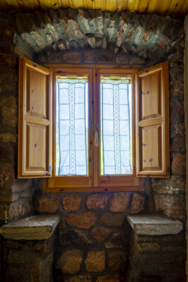 Interior de pedra de Can Fontanelles. Festejadors.